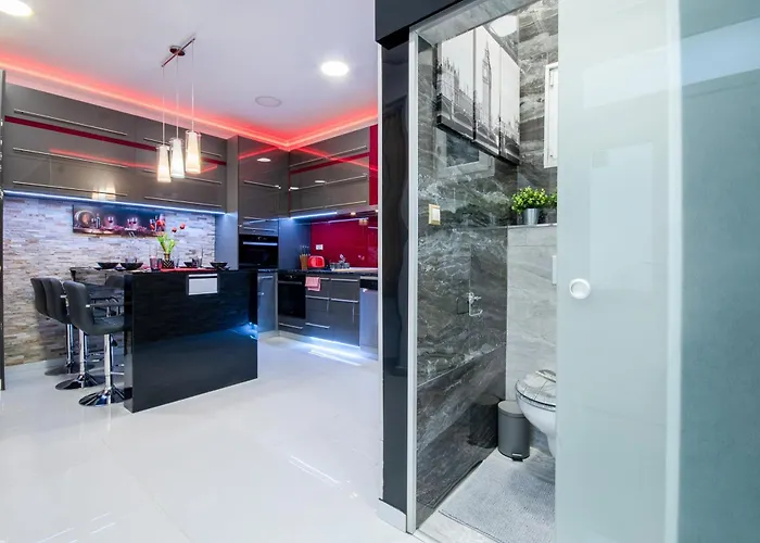 Hill & Bridge Apartman *