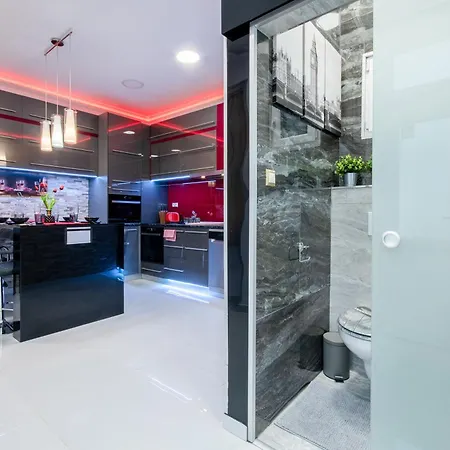 Hill & Bridge 公寓 *